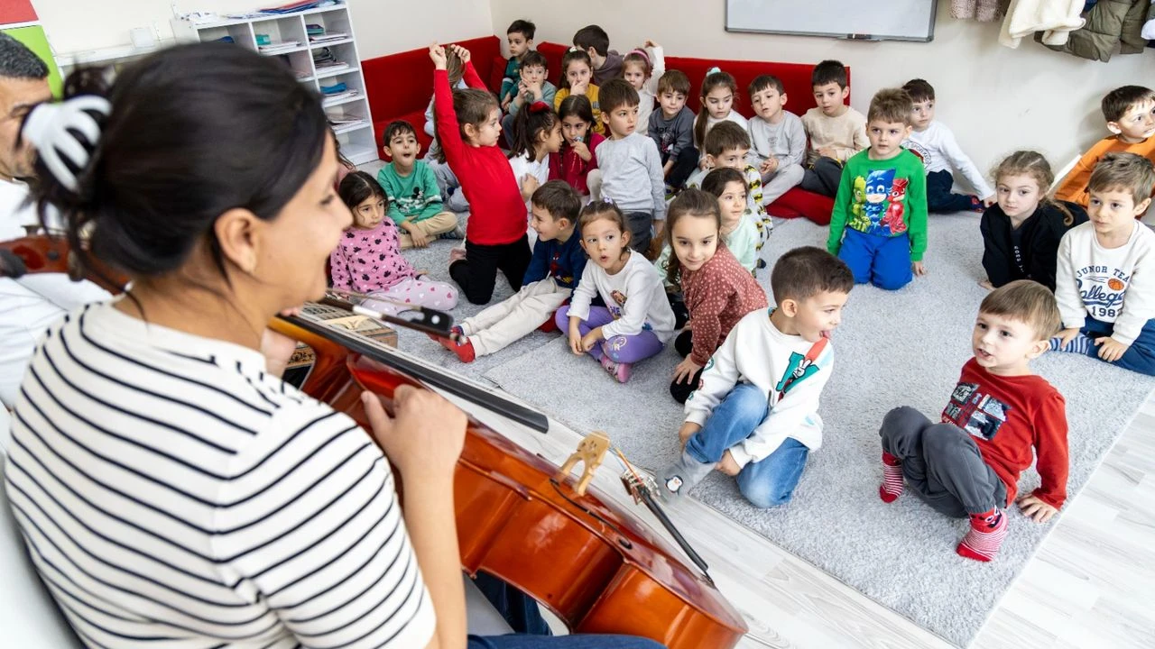 Karşıyakanın minikleri kültür ve sanatla iç içe