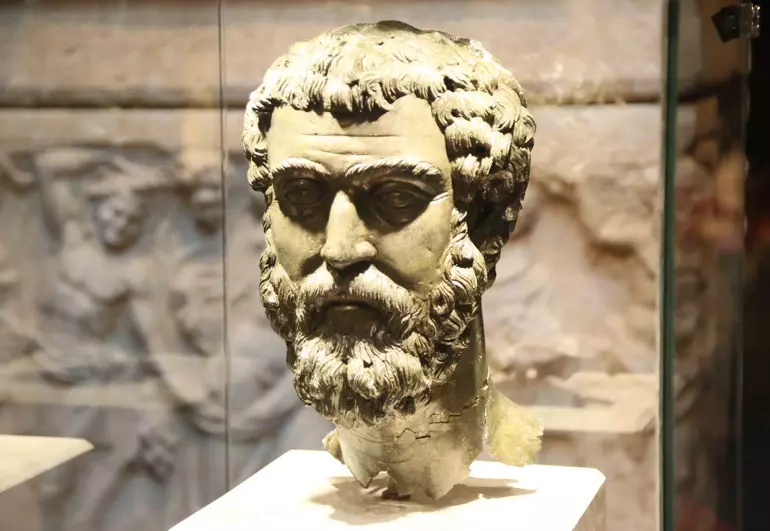 İmparator Septimius ile Başı Yıllar Sonra Tekrar Bir Arada