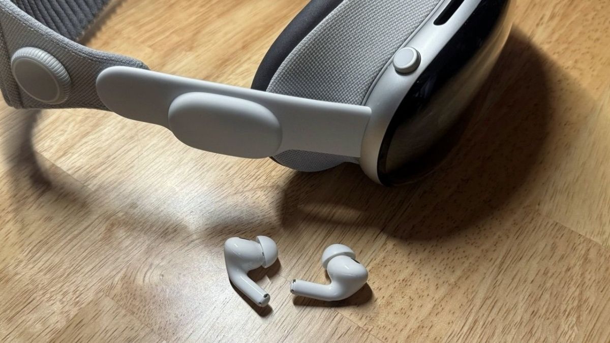 Apple Tuhaf Bir Ürün Üzerinde Çalışıyor: Kameralı AirPods!