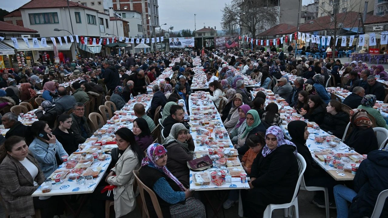 Ramazan ayında Manisa’da birlik ve beraberlik devam ediyor