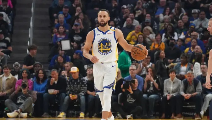 Stephan Curry Yeni Rekorun Peşinde